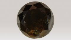 一颗更大、品质更佳的 NPD 合成钻石